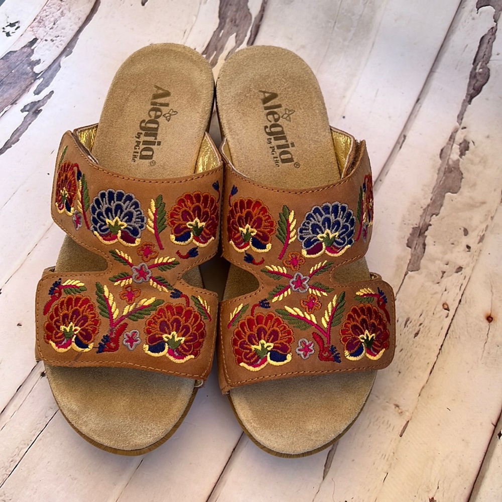 Algeria by PG Lite Embroidered Sandals Tan 39/8